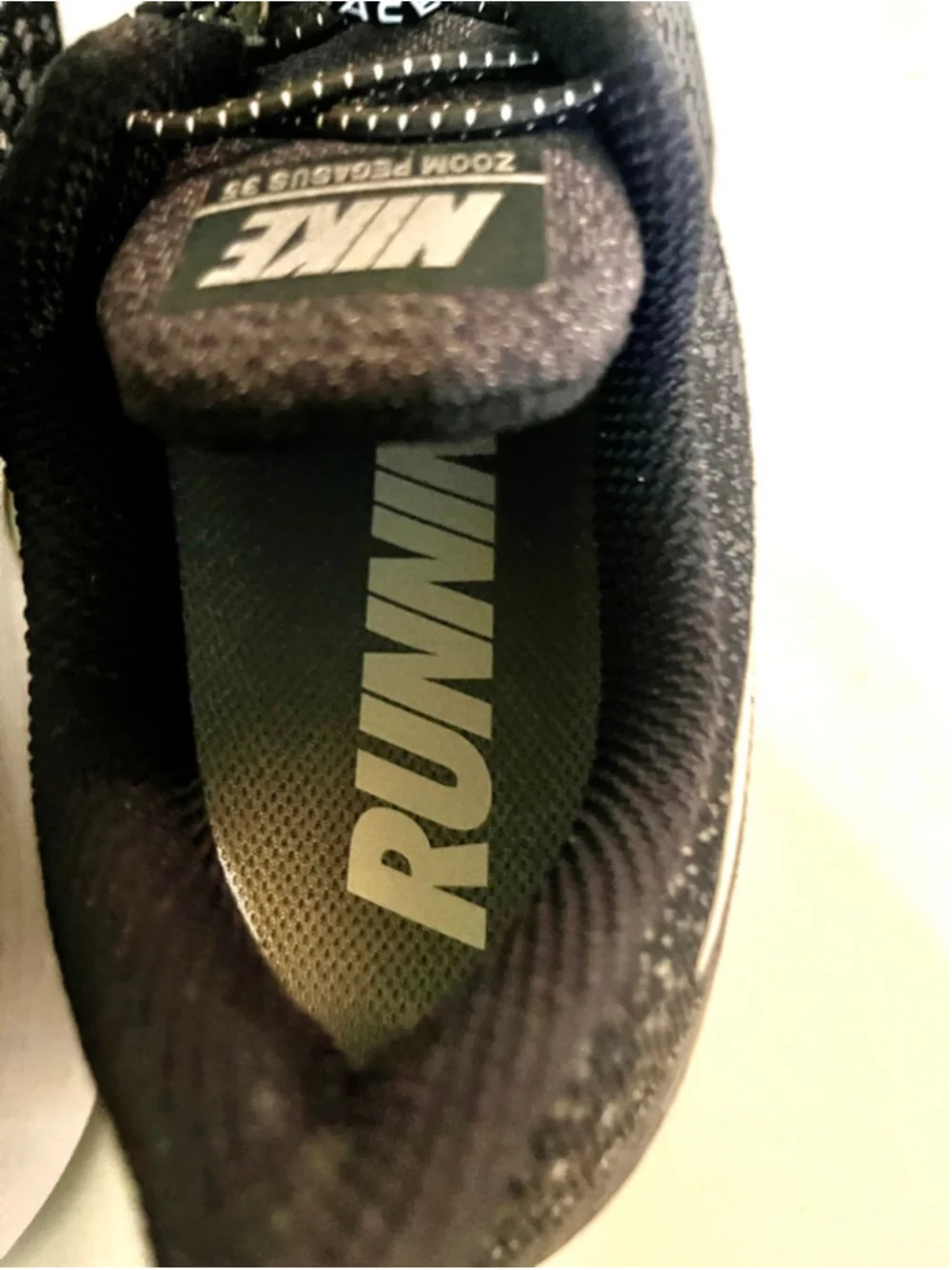 Nike Air Zoom Pegasus 35 running shoes black and white men size 8.5 - Picture 4 of 10